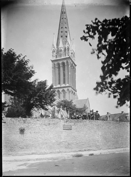 Ensemble sud-ouest avec tour-lanterne