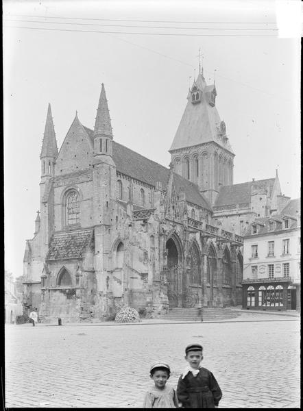 Ensemble sud-ouest avec place Saint-Gervais