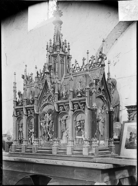 Intérieur : châsse de saint Lié - © Ministère de la Culture (France), Médiathèque du patrimoine et de la photographie, diffusion GrandPalaisRmn Photo