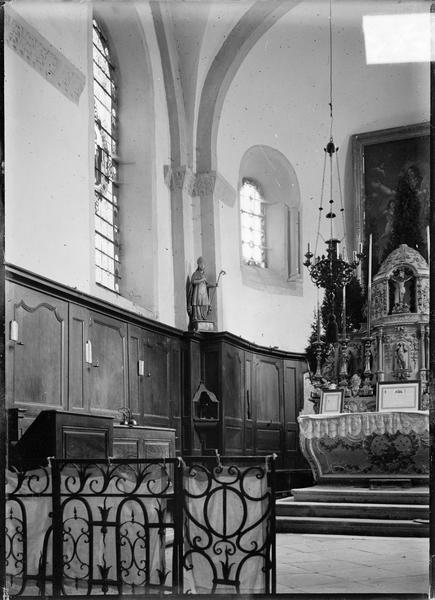 Intérieur : choeur, côté nord, avec maître-autel