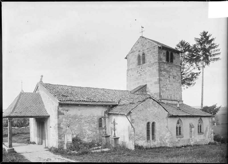 Ensemble sud-ouest avec clocher