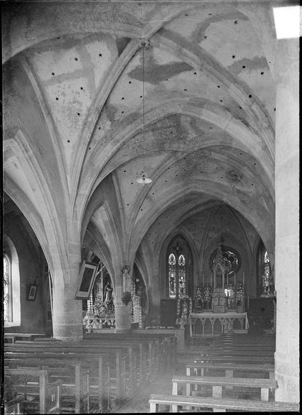 Intérieur : choeur depuis la nef