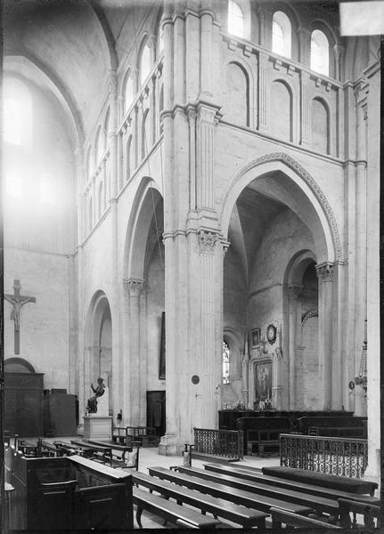 Intérieur : transept nord et partie du déambulatoire