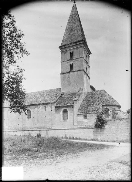 Ensemble sud avec clocher