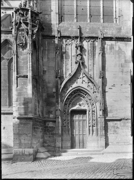 Porte du bras sud du transept