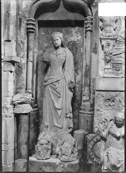 Intérieur : chapelle du dépôt lapidaire, sculpture