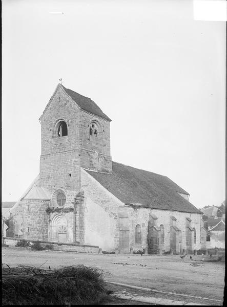 Ensemble sud-ouest avec clocher