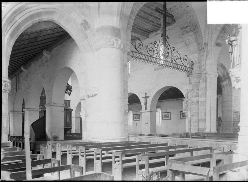 Intérieur : nef depuis le transept sud, vue en perspective