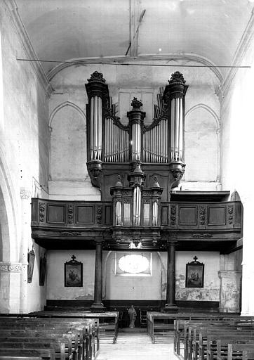 Intérieur : buffet et tribune d'orgues en bois sculpté