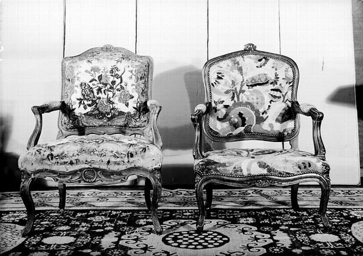 Deux fauteuils à la reine, époque Louis XV - © Ministère de la Culture (France), Médiathèque du patrimoine et de la photographie, diffusion GrandPalaisRmn Photo