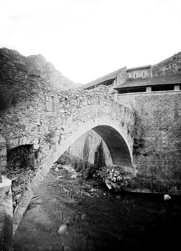 Pont fortifié sur la Tet et redoute