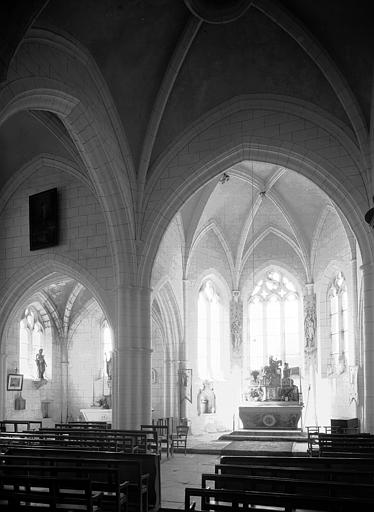 Intérieur : croisée et abside, après restauration