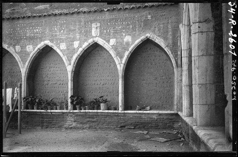 Arcades du cimetière