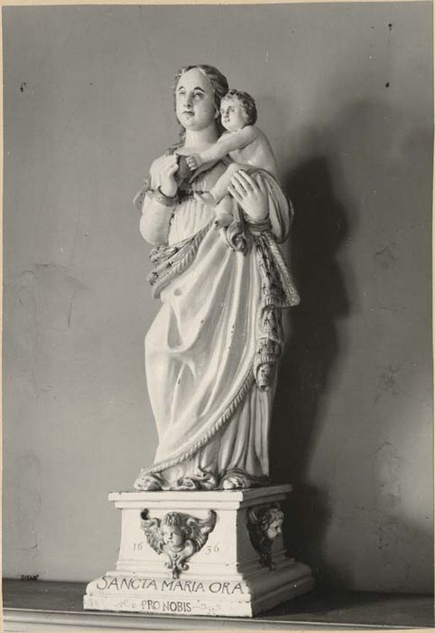 statue : Vierge à l'Enfant