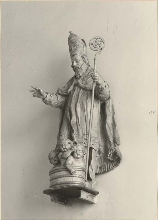 groupe sculpté : Saint Nicolas