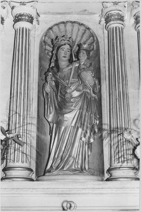 statue : Vierge à l'Enfant