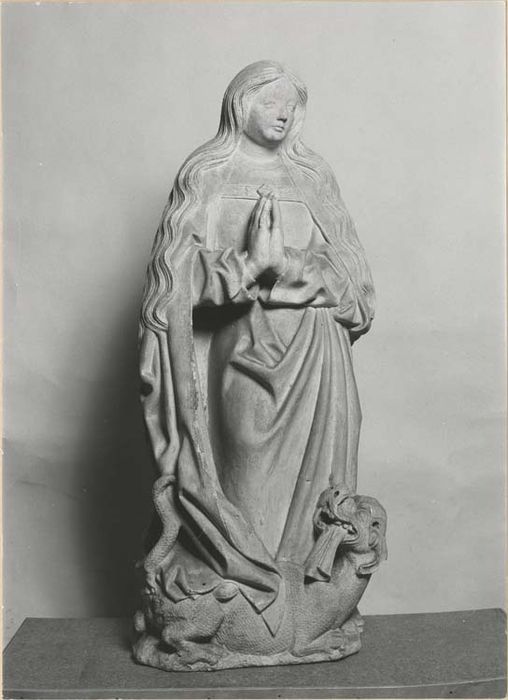 groupe sculpté : Sainte Marguerite