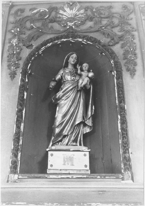 statue : Vierge à l’Enfant