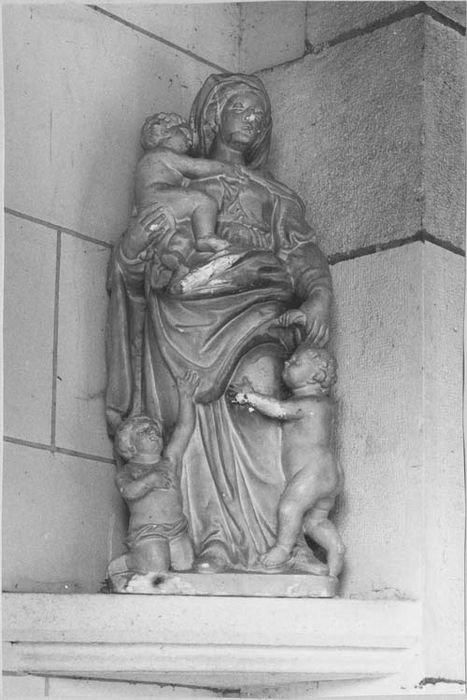 groupe sculpté : Allégorie de la Charité