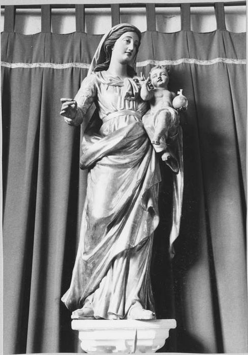 statue : Vierge à l'Enfant