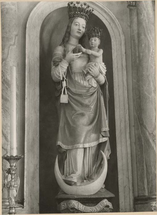 statue : Vierge à l'enfant