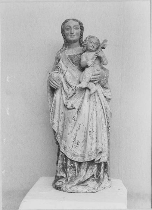 statue : Vierge à l'Enfant