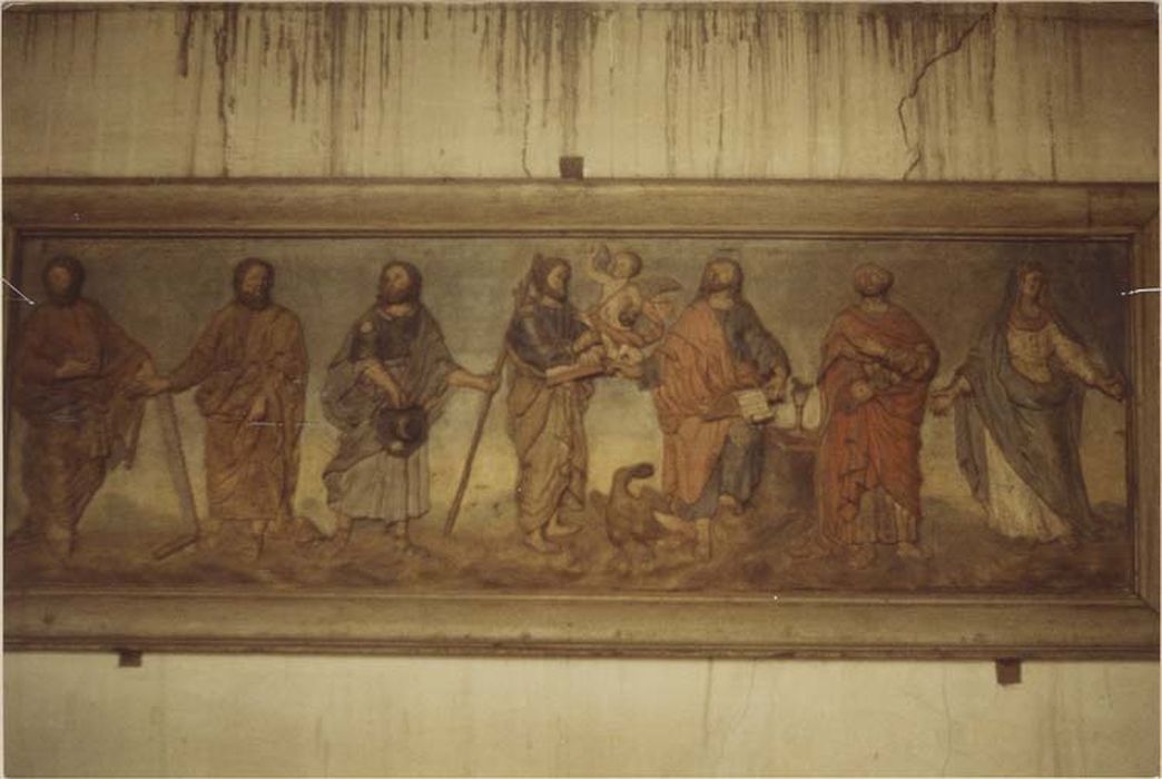 bas-relief : Vierge entourées d'apôtres et d'évangélistes