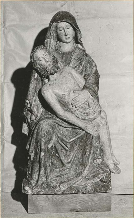 groupe sculpté : Vierge de Pitié