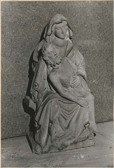 groupe sculpté : Vierge de Pitié