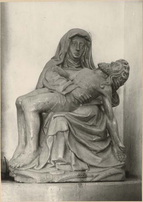 groupe sculpté : Vierge de Pitié