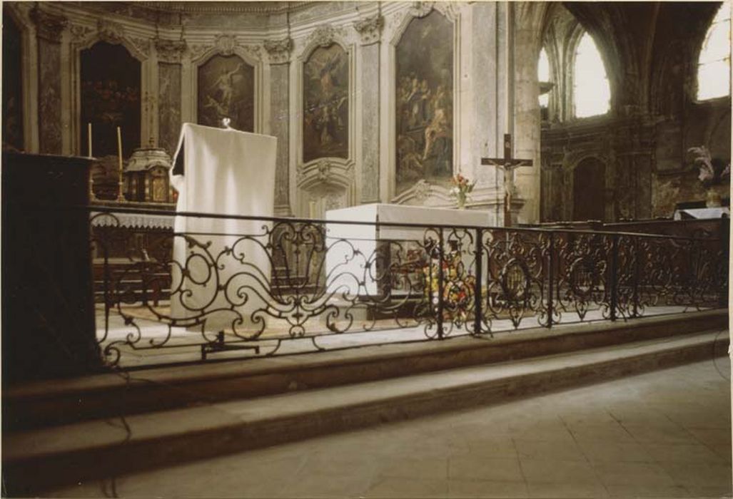 clôture de choeur (table de communion)