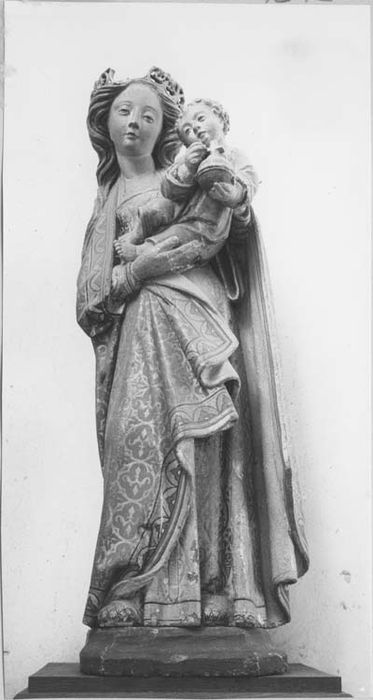 statue : Vierge à l'Enfant