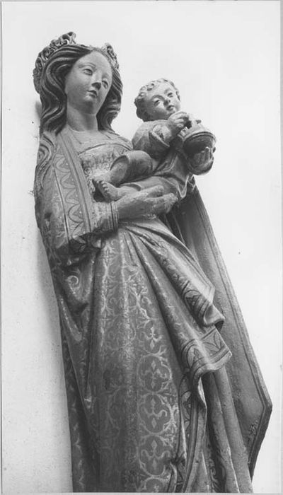 statue : Vierge à l'Enfant, vue partielle