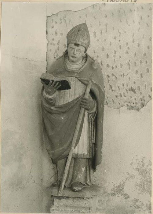 statue : Saint Evêque