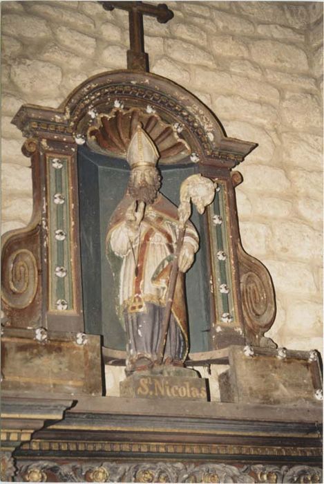 statue (demi-nature) : saint Nicolas