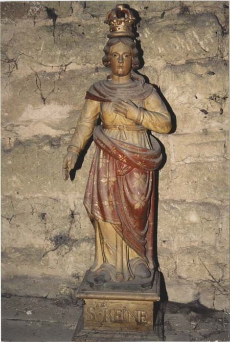 statue (petite nature) : sainte Reine