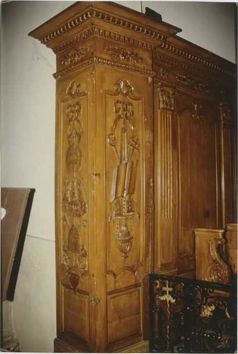 lambris de revêtement, deux groupes de stalles, vue partielle
