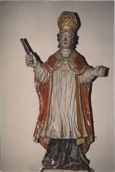 statue : saint évêque (demi-nature)