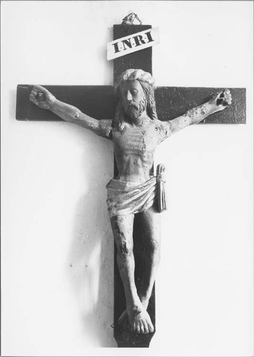 statue (petite nature) : Christ en croix