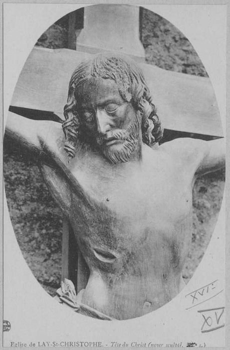 statue : Christ en croix, vue partielle