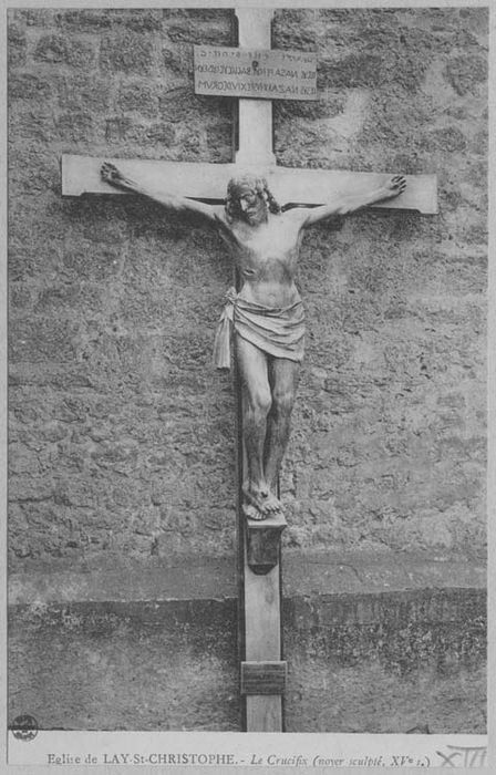 statue : Christ en croix