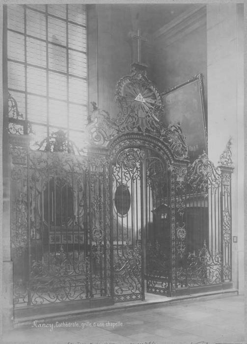 clôture de chapelle (grille)