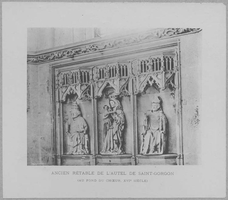 retable, statues de l'ancien autel Saint-Gorgon : Évêque assis, Vierge à l'Enfant, Saint Urbain pape (document imprimé)