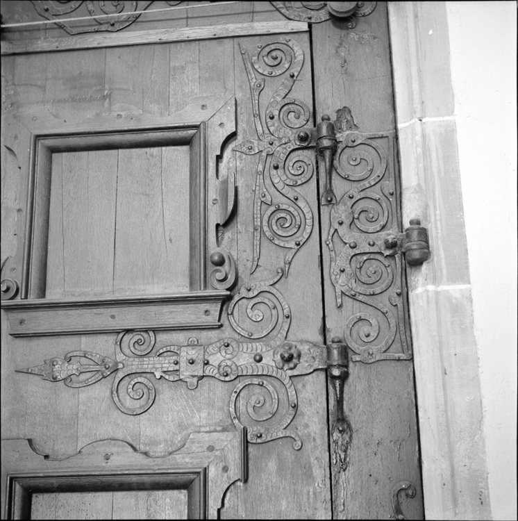 Porte, détail penture