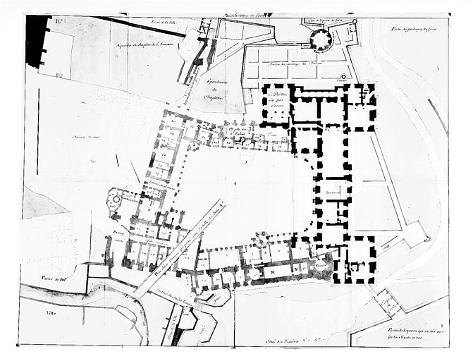 Plan du rez-de-chaussée sans retombes, à l'exception de celle de  la caverne