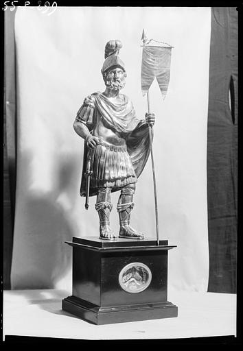 Statue reliquaire de saint Maurice, argent avec socle en ébène