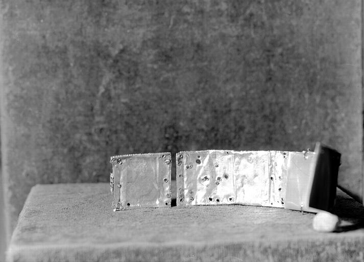 Statue reliquaire de sainte Foy, couronne : envers du bandeau (fragment)