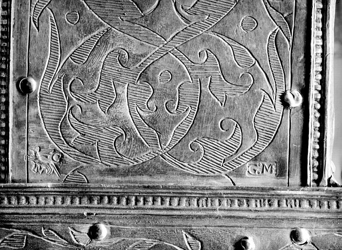 Croix processionnelle en argent orné d'émaux : poinçons