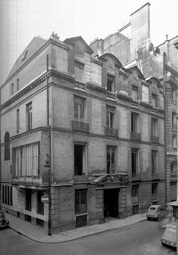 Façades sur les rues de l'Université et Sébastien-Bottin