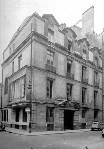 Façades sur les rues de l'Université et Sébastien-Bottin